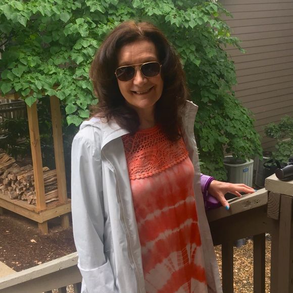 Meet your Posher, Sue - Picture 1 of 1